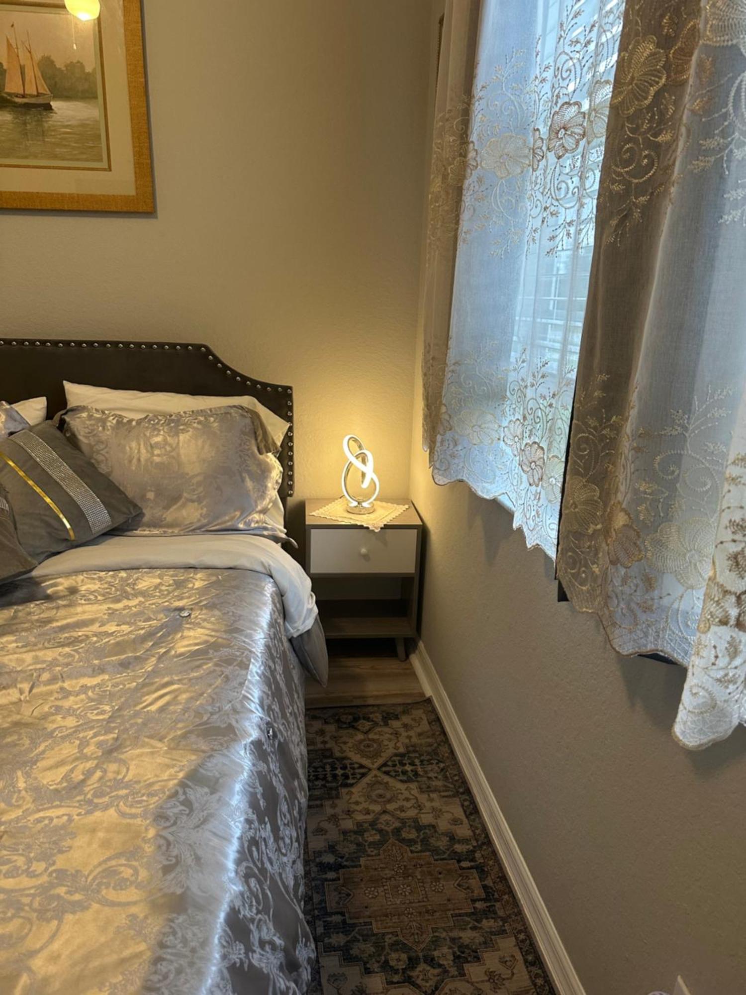 Quiet Room In A Family Home Lehigh Acres Ngoại thất bức ảnh